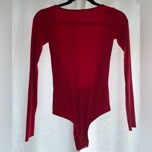 Zara LIGHT WEIGHT-SLIM FIT-ROUND NECK-LONG SLEEVE-OPEN BACK Red bodysuit. Size S